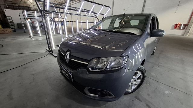Renault • Sandero