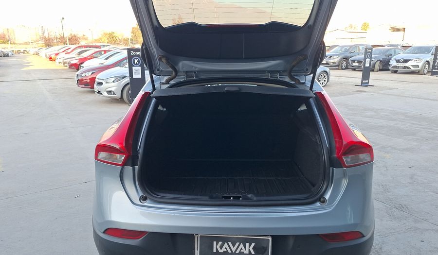 Volvo V40 2.0 D2 AUTO Hatchback 2018