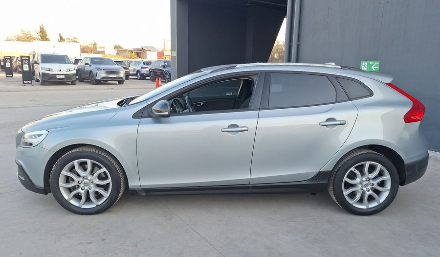 Volvo V40 2.0 D2 AUTO Hatchback 2018