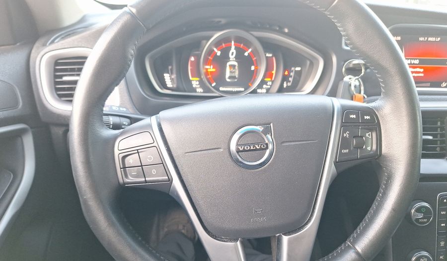 Volvo V40 2.0 D2 AUTO Hatchback 2018