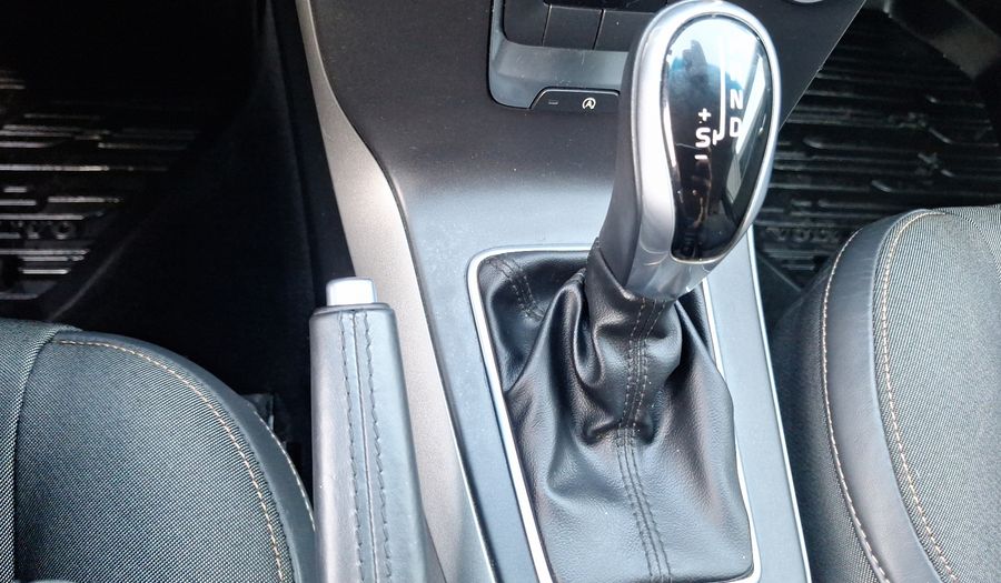 Volvo V40 2.0 D2 AUTO Hatchback 2018