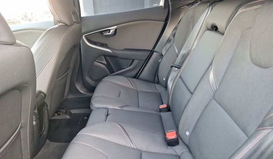 Volvo V40 2.0 D2 AUTO Hatchback 2018