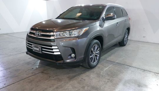 Toyota • Highlander