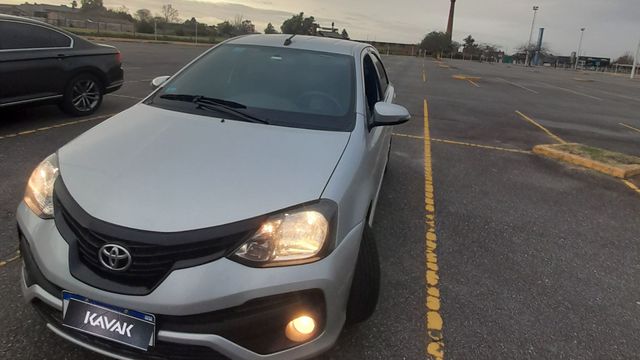 Toyota • Etios