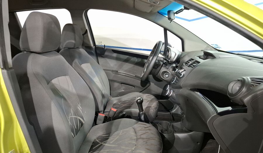 Chevrolet Spark 1.4 LT B MT Hatchback 2017