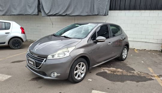 Peugeot • 208