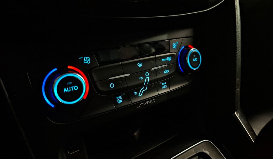 Ford Focus Iii 2.0 TITANIUM AT Hatchback 2017