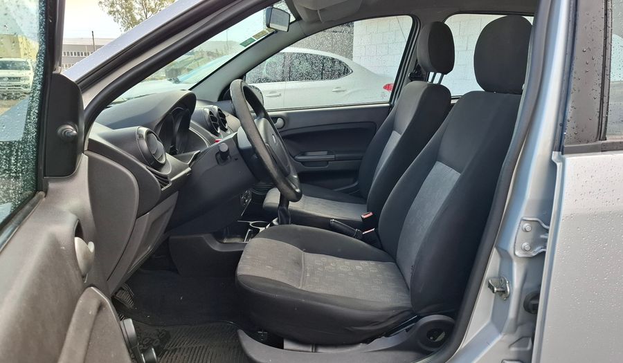 Ford Fiesta 1.6 AMBIENTE PLUS Hatchback 2012