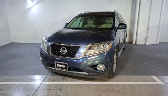 Nissan • Pathfinder