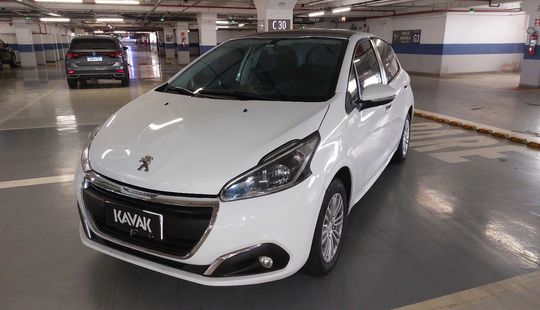 Peugeot • 208