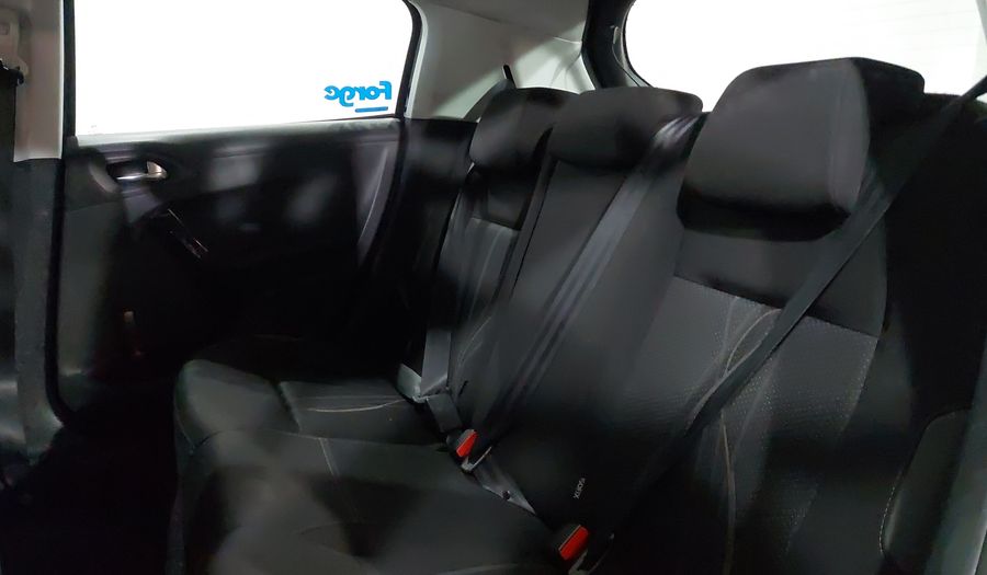 Peugeot 208 1.6 ACTIVE MT Hatchback 2014