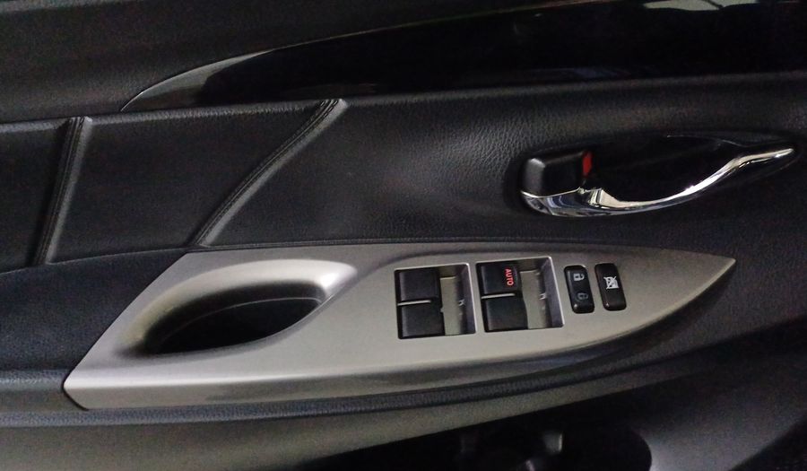 Toyota Yaris 1.5 S CVT 5PTAS Hatchback 2017