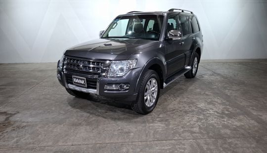 Mitsubishi • Montero