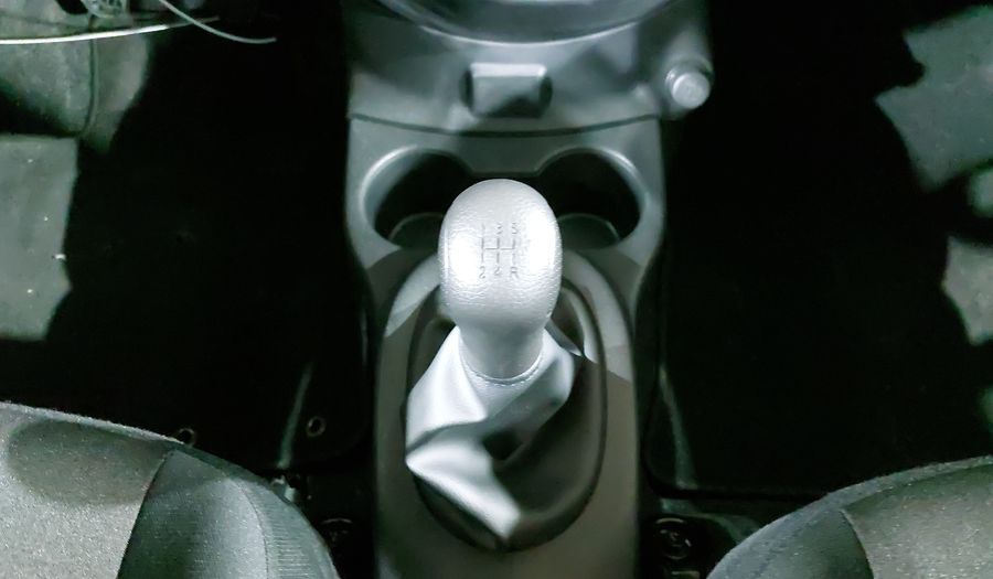 Nissan V-drive 1.6 V-DRIVE Sedan 2025