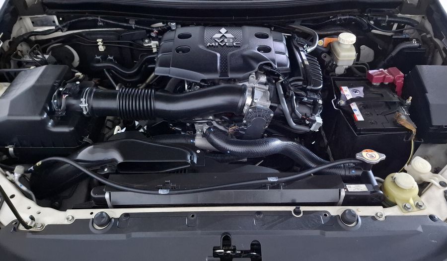 Mitsubishi Montero 3.0 ADVANCE AUTO Suv 2018