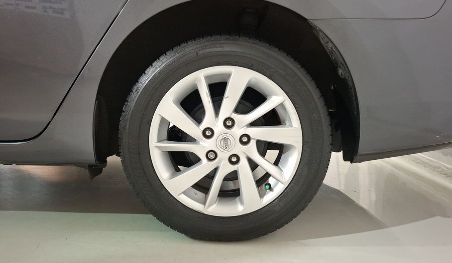 Nissan Sentra 1.8 ADVANCE MT Sedan 2016