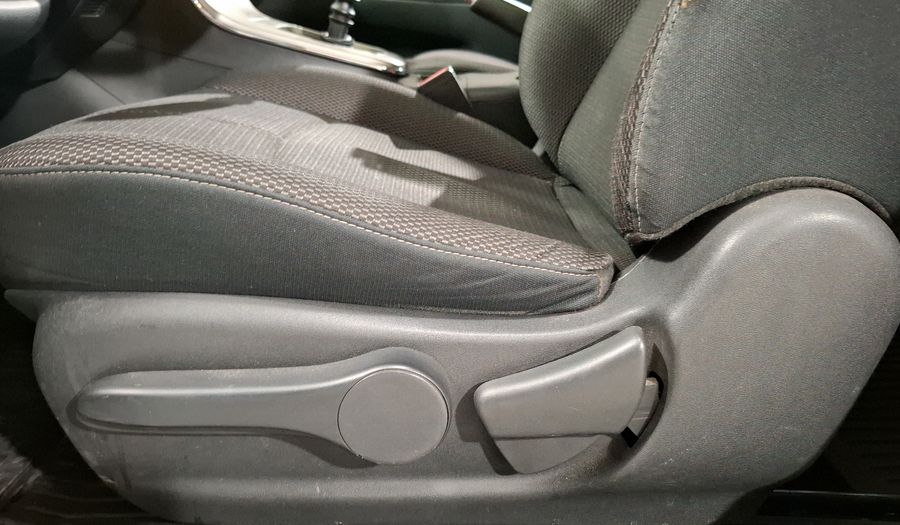 Nissan Sentra 1.8 ADVANCE MT Sedan 2016