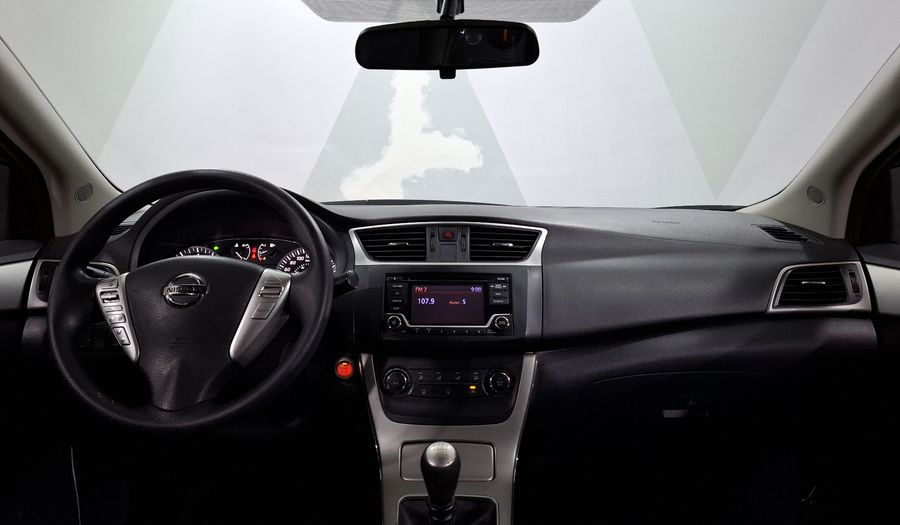 Nissan Sentra 1.8 ADVANCE MT Sedan 2016