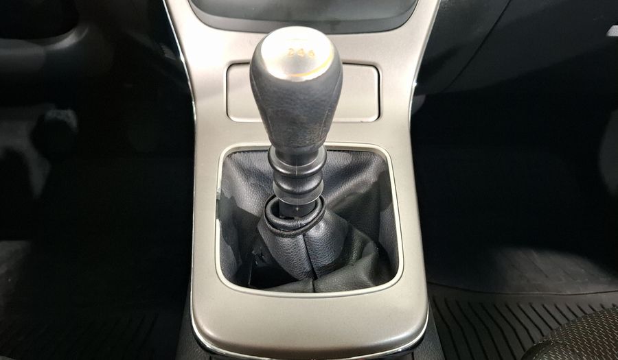 Nissan Sentra 1.8 ADVANCE MT Sedan 2016