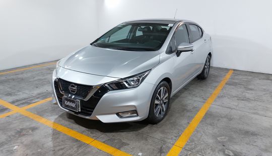 Nissan • Versa
