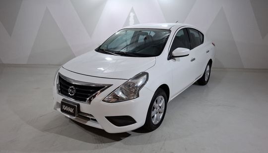 Nissan • Versa