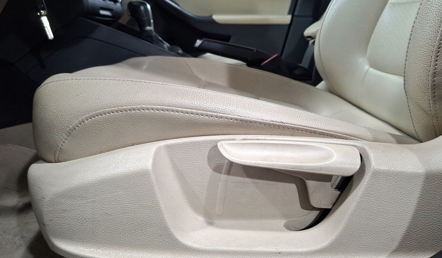 Volkswagen Jetta 2.5 SPORT BASE TIPTRONIC Sedan 2013