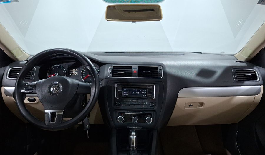Volkswagen Jetta 2.5 SPORT BASE TIPTRONIC Sedan 2013