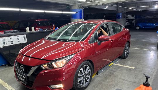 Nissan • Versa
