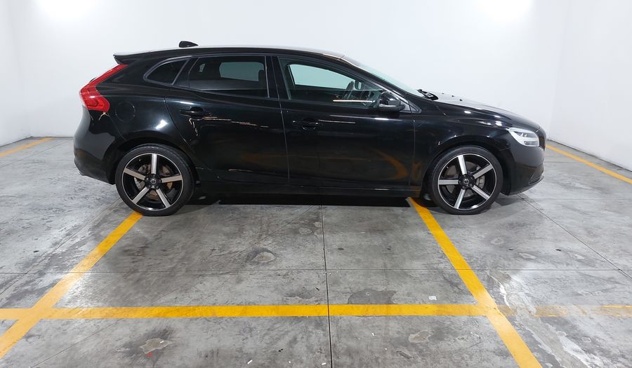 Volvo V40 2.0 SPORT AT T4 Hatchback 2018