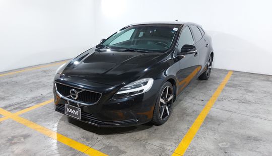 Volvo • V40