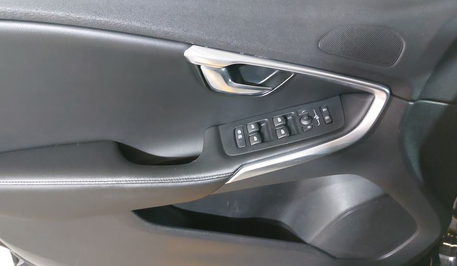 Volvo V40 2.0 SPORT AT T4 Hatchback 2018