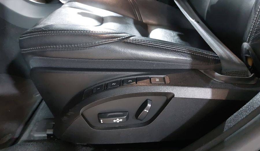 Volvo V40 2.0 SPORT AT T4 Hatchback 2018