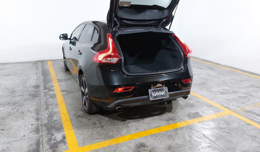 Volvo V40 2.0 SPORT AT T4 Hatchback 2018