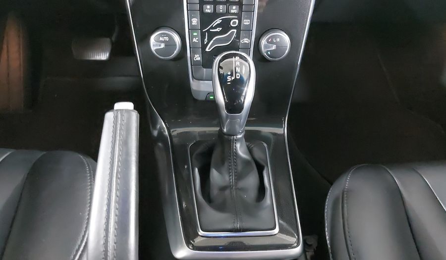 Volvo V40 2.0 SPORT AT T4 Hatchback 2018