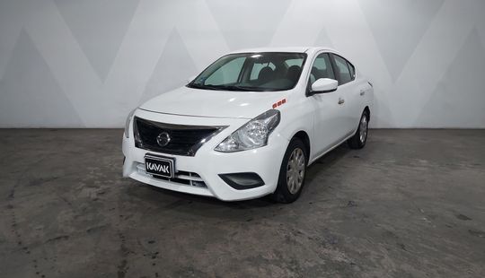 Nissan • Versa