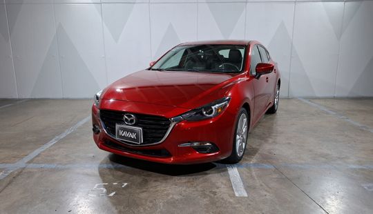 2017 • 48,835 km • Automático