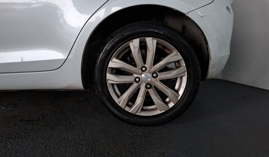 Suzuki Swift 1.4 GLX AT Hatchback 2015