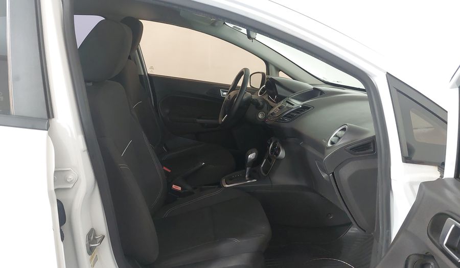 Ford Fiesta SE HATCH Hatchback 2016