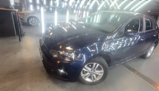 Volkswagen • Polo