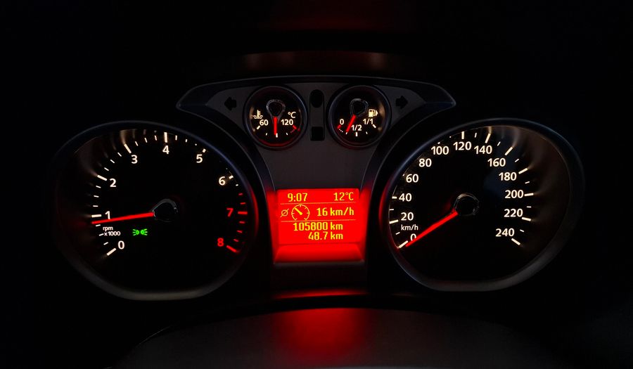 Ford Focus Ii 2.0 TREND MT Hatchback 2011