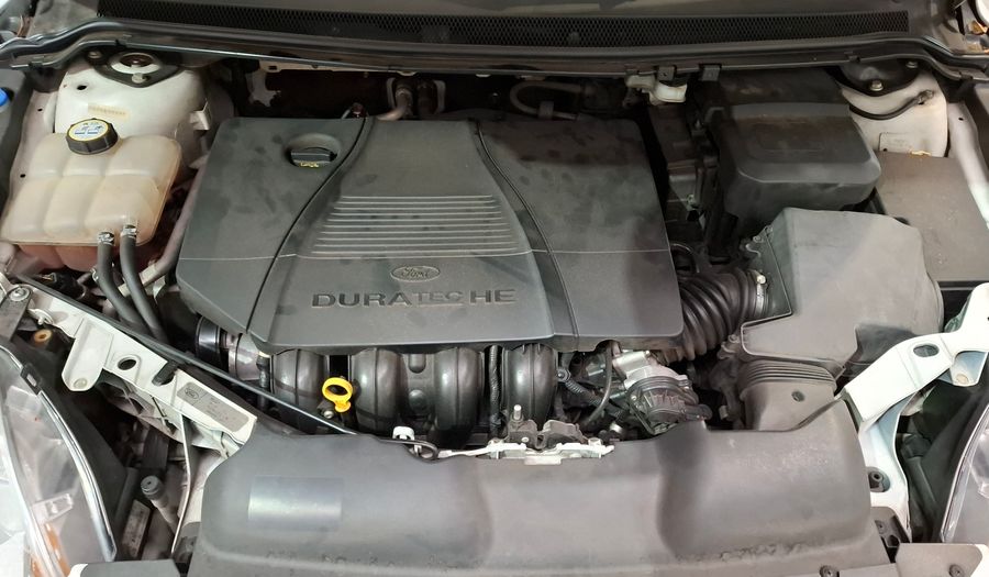 Ford Focus Ii 2.0 TREND MT Hatchback 2011