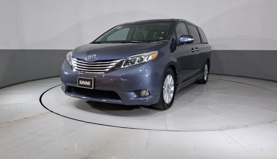 Toyota • Sienna