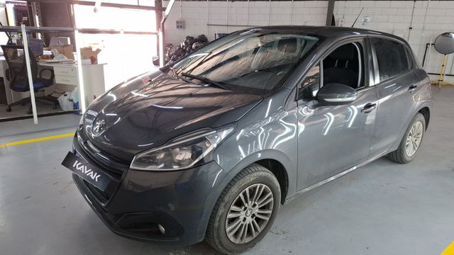 Peugeot • 208
