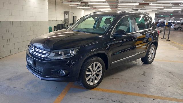 Volkswagen • Tiguan