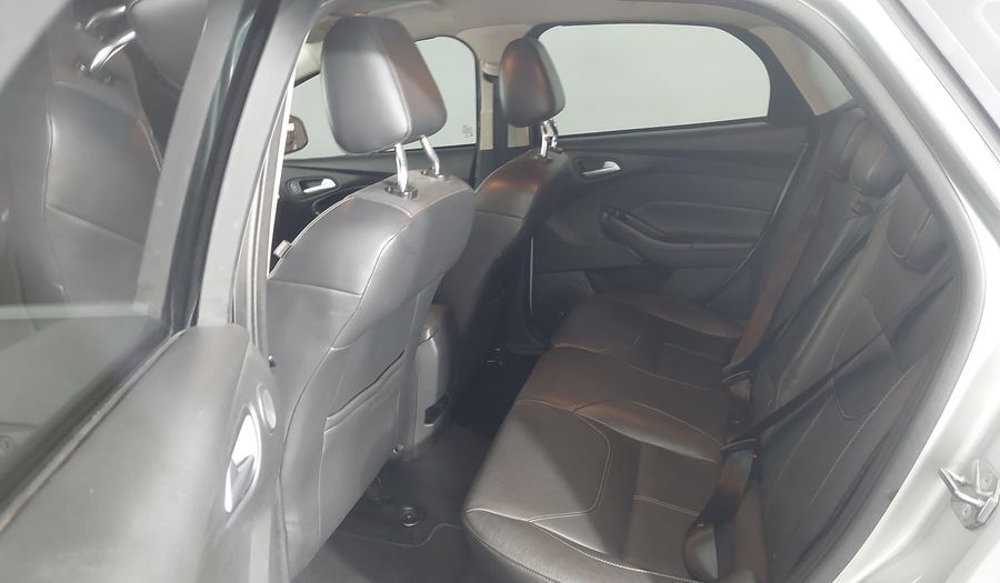 Ford Focus TITANIUM Hatchback 2016