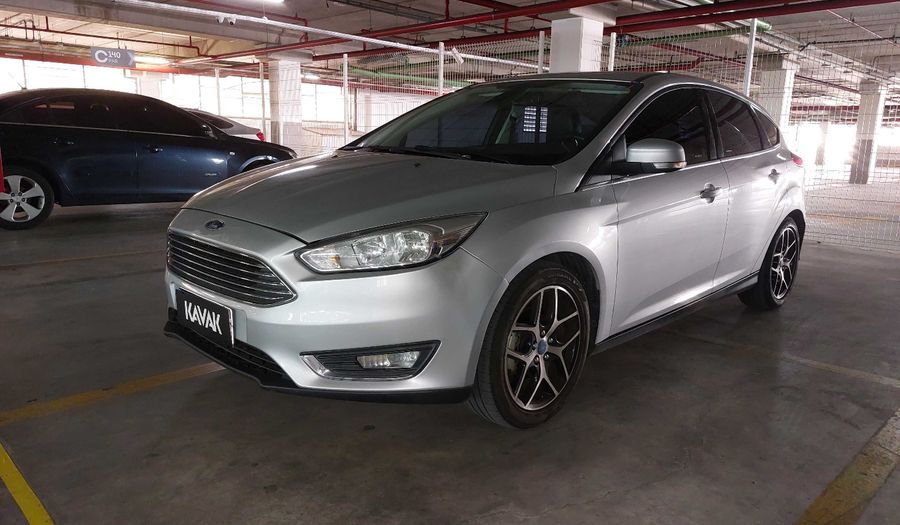 Ford Focus TITANIUM Hatchback 2016