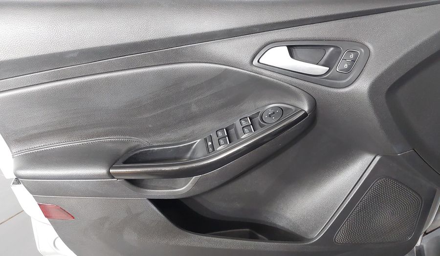 Ford Focus TITANIUM Hatchback 2016