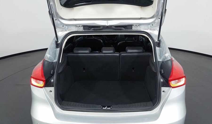 Ford Focus TITANIUM Hatchback 2016