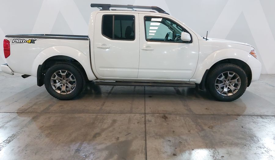 Nissan Frontier 4.0 CREW CAB PRO 4X AT 4WD Pickup 2015