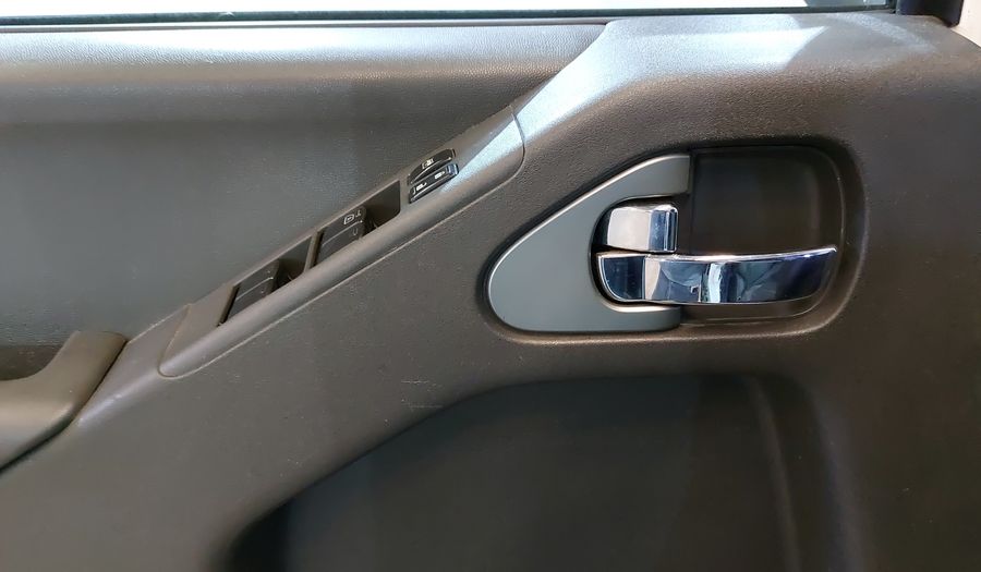 Nissan Frontier 4.0 CREW CAB PRO 4X AT 4WD Pickup 2015